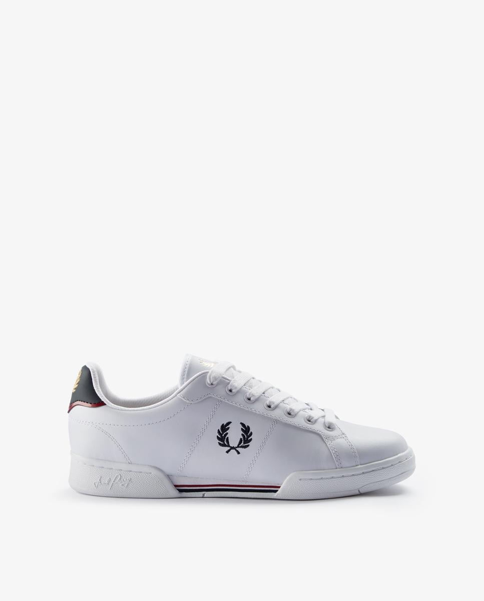 

Кожаные кроссовки унисекс с белыми шнурками и логотипом сбоку Fred Perry, белый