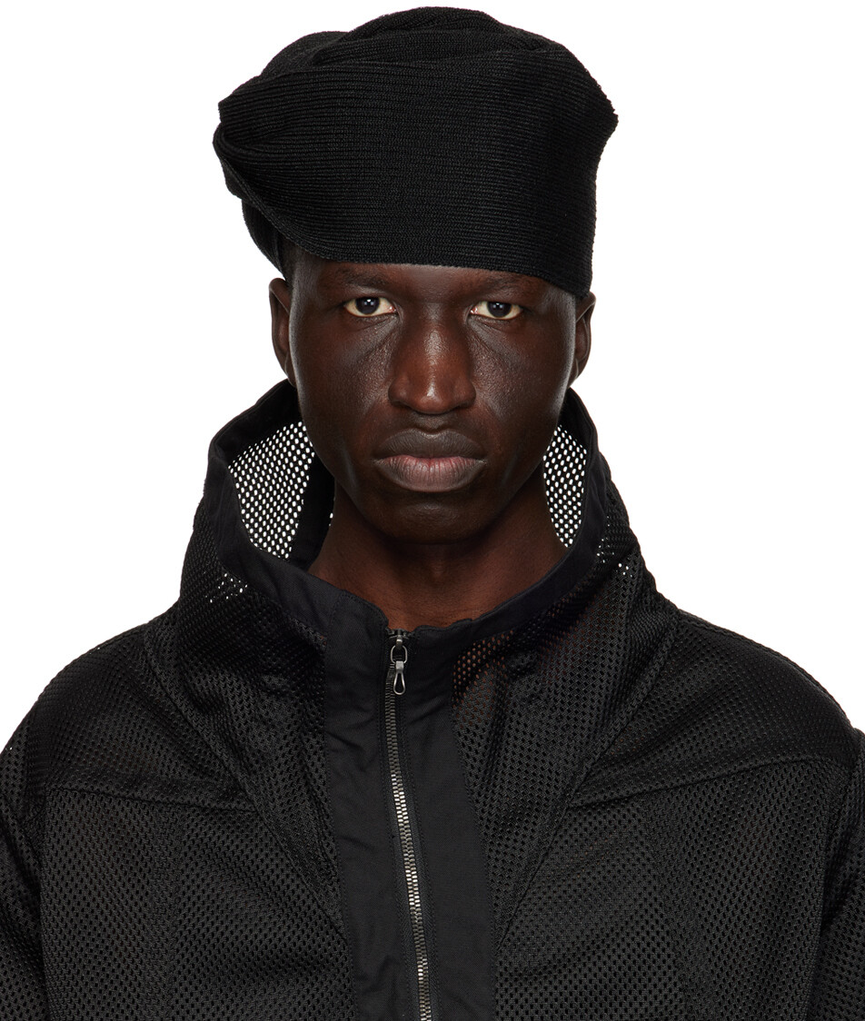 

Черная шапка с узлом Julius