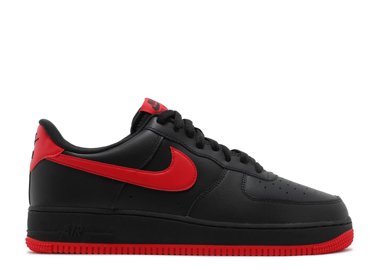 

Кроссовки Nike Air Force 1 Low 'Bred', черный