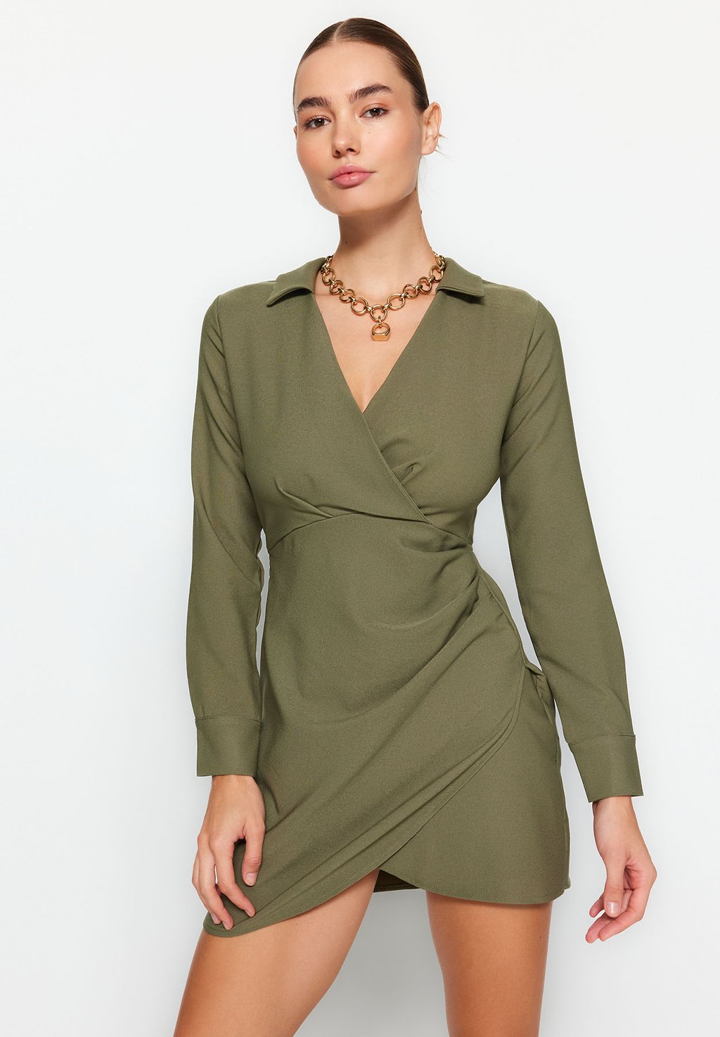 Платье-мешочек Trendyol, зеленый