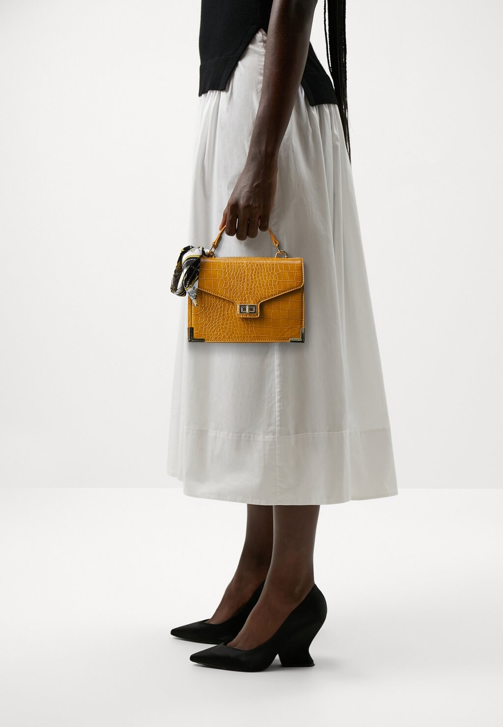 

Сумка PCABBELIN CROSS BODY Pieces, цвет mustard yellow detail:gold