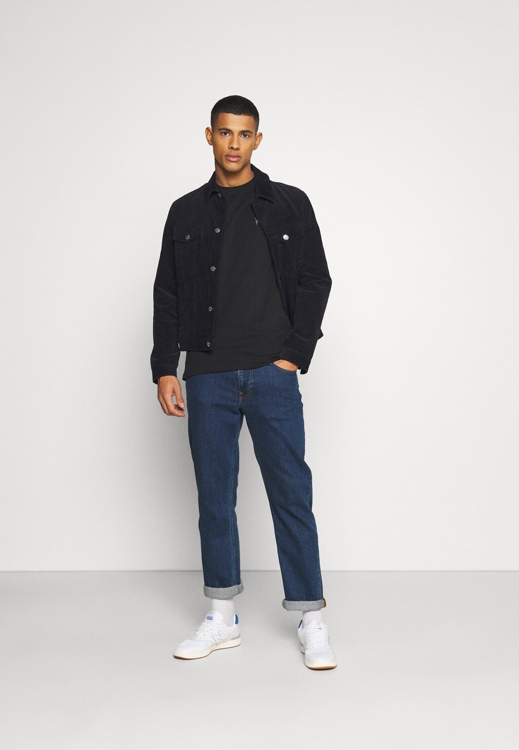 

Базовая футболка AllSaints, черный