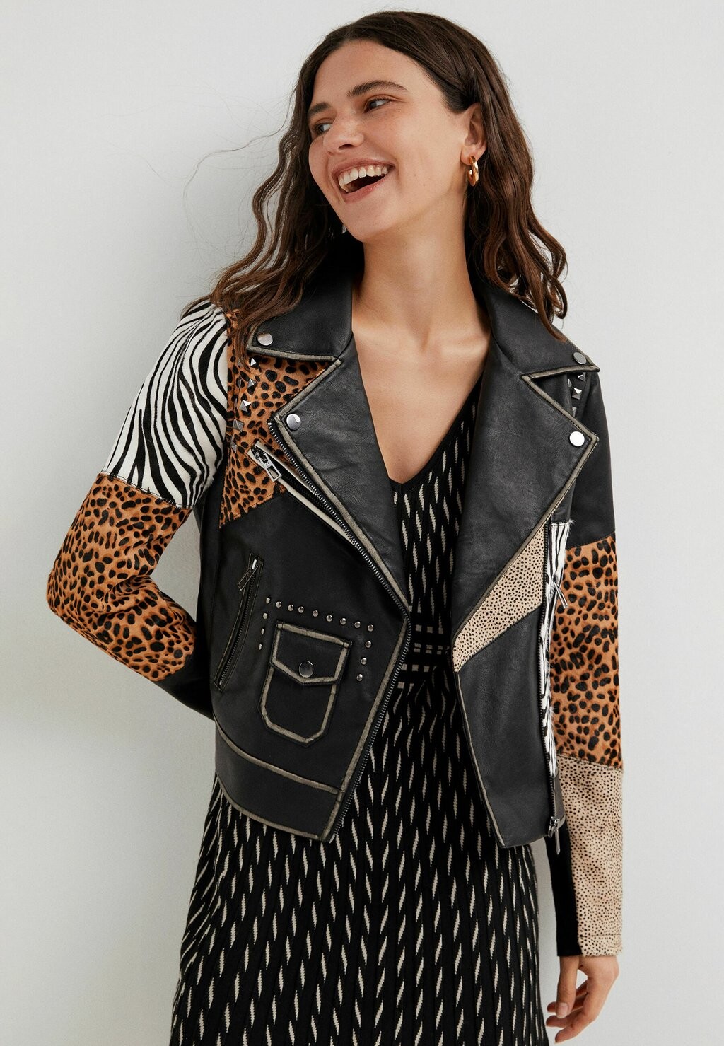 

Куртка из синтетической кожи Desigual ANIMAL PRINT BIKER, черный