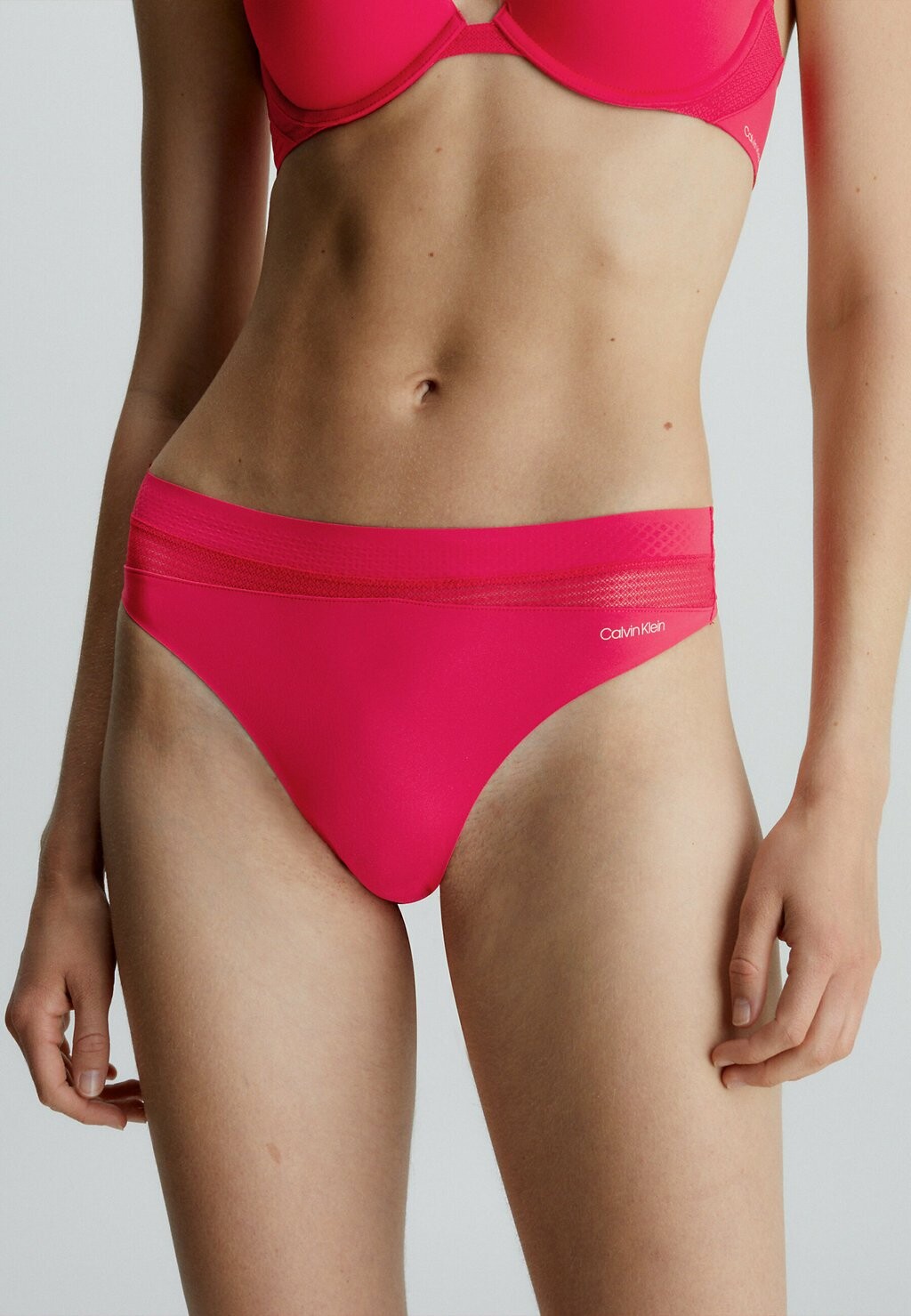 

Стринги Calvin Klein Underwear, красный