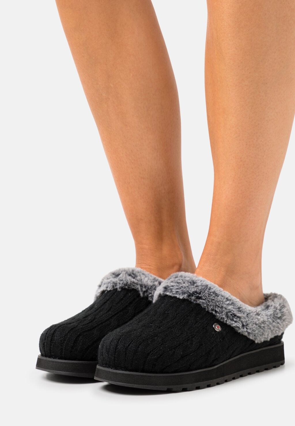 

Тапочки Skechers, черный