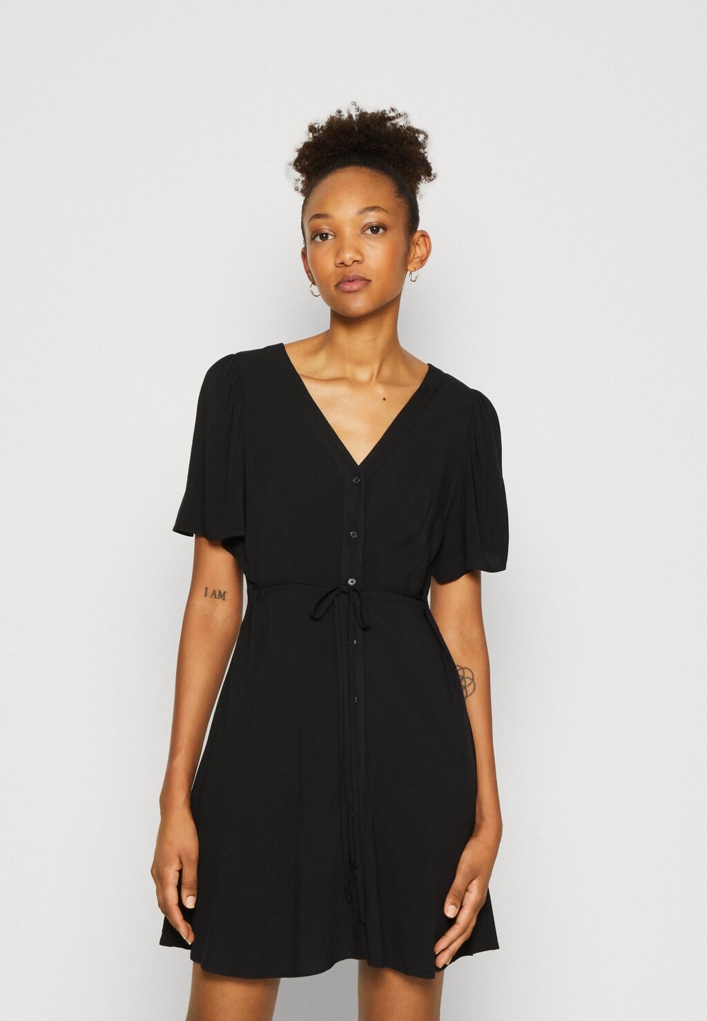 

Платье-рубашка Vero Moda, черный