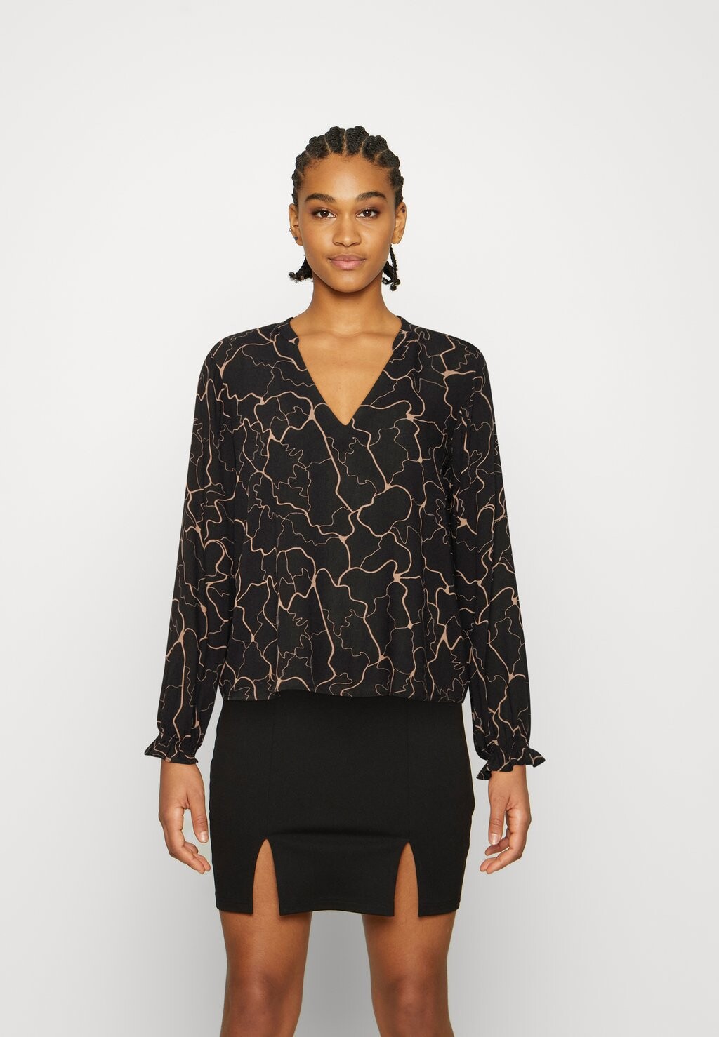 

Блузка Vero Moda, черный