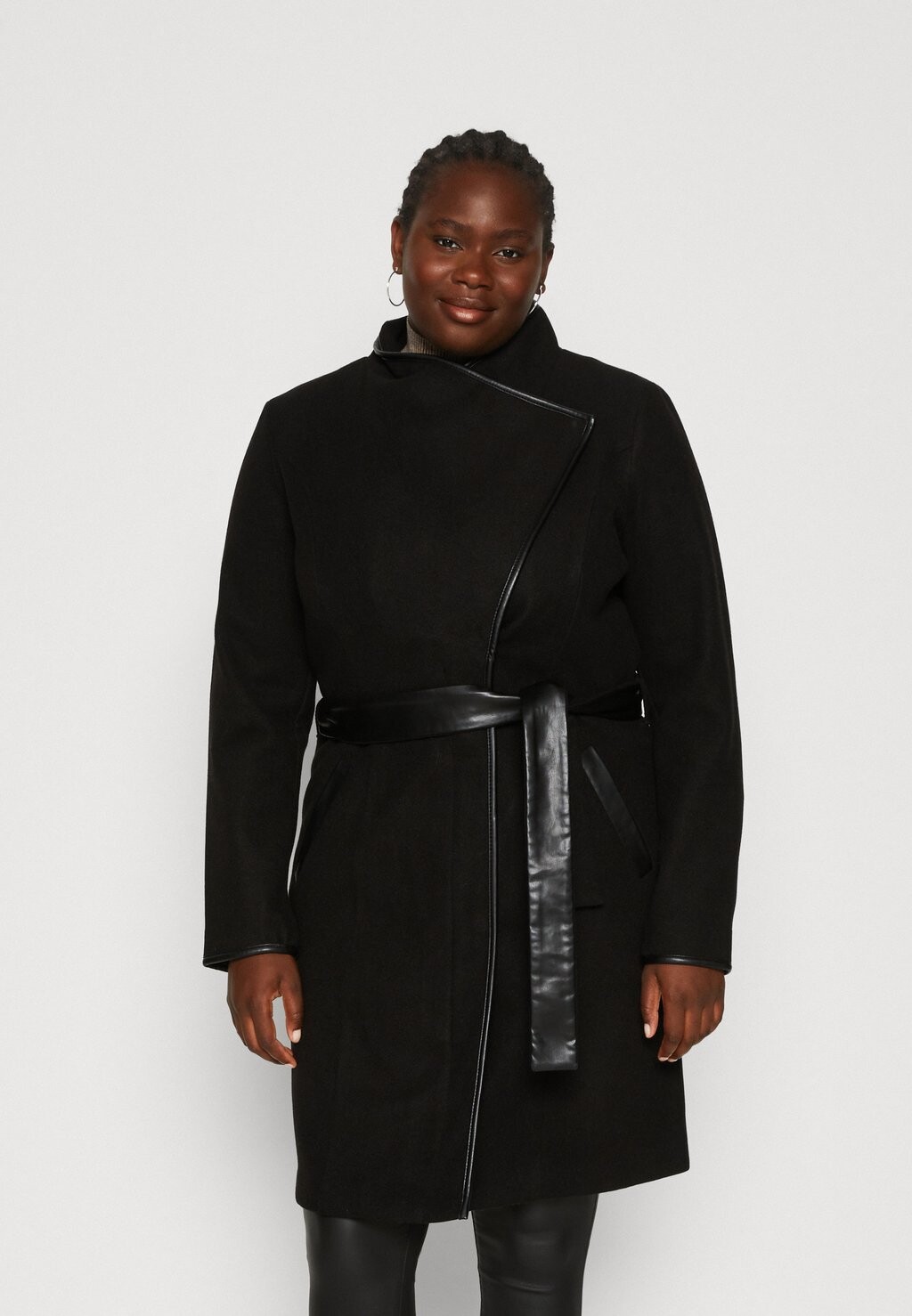 

Пальто Vero Moda Curve VMWATERFALL POP COAT, черный