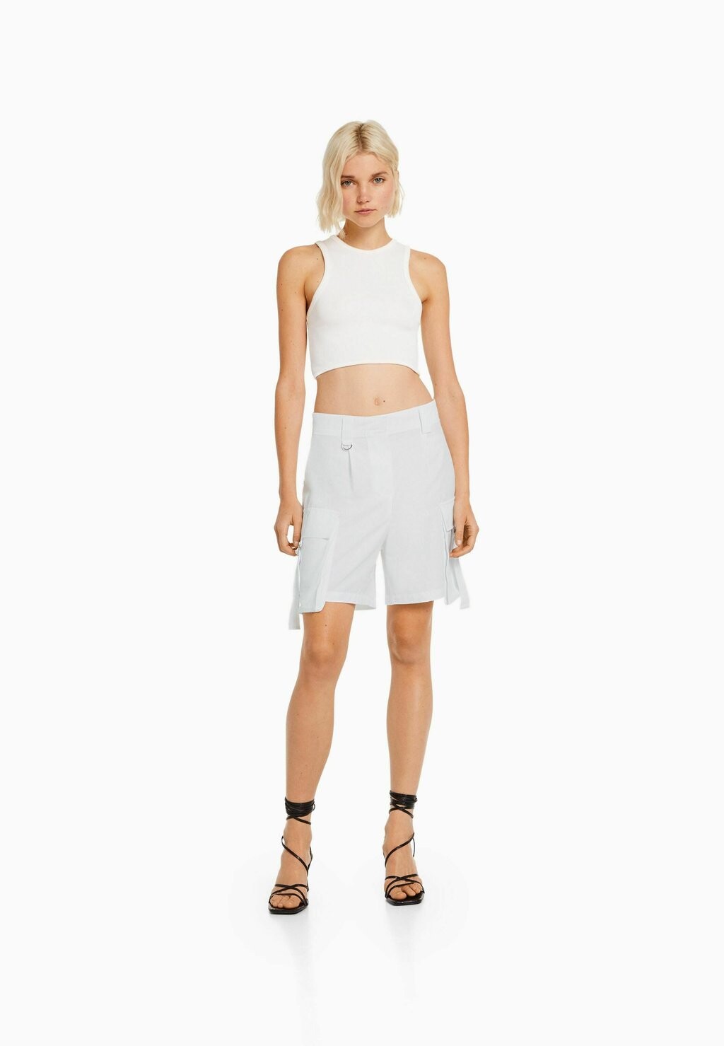 

Шорты Bershka, белый