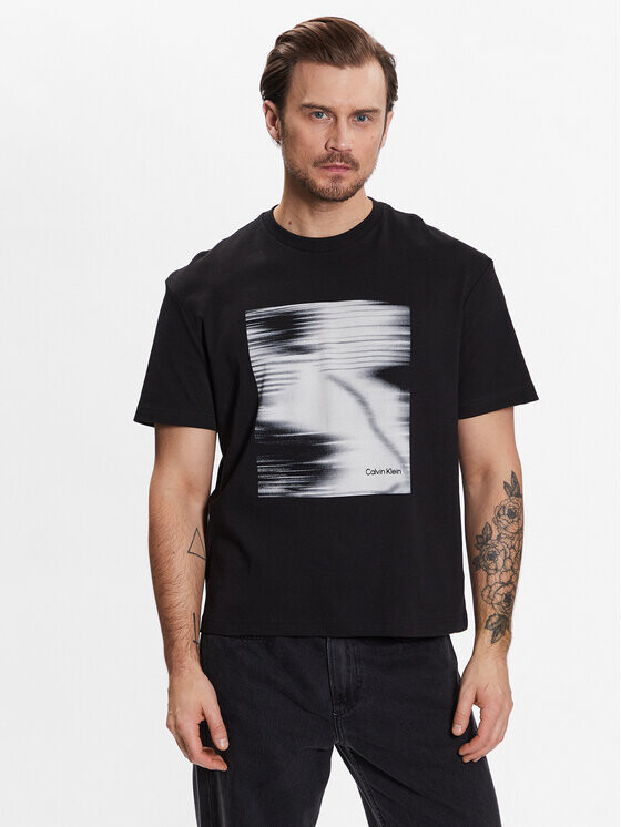 

Футболка стандартного кроя Calvin Klein, черный
