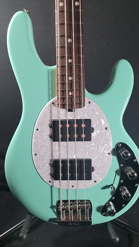 

Басс гитара Ernie Ball Music Man StingRay Special HH - Laguna Green - Roasted Maple/Rosewood - MHS