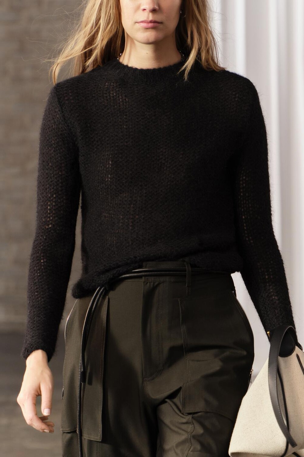 

Свитер из альпаки открытого трикотажа ZARA, черный