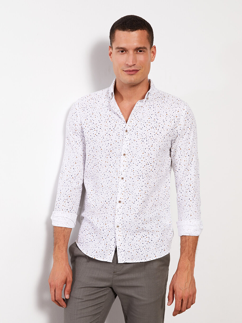 

Мужская рубашка из габардина Slim Fit с длинными рукавами и узором LCW Vision