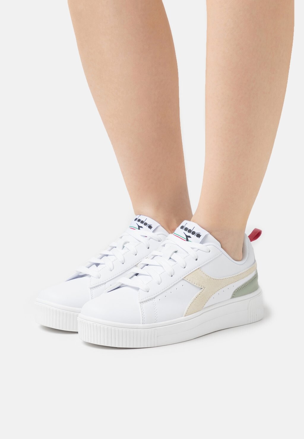 

Кроссовки Diadora