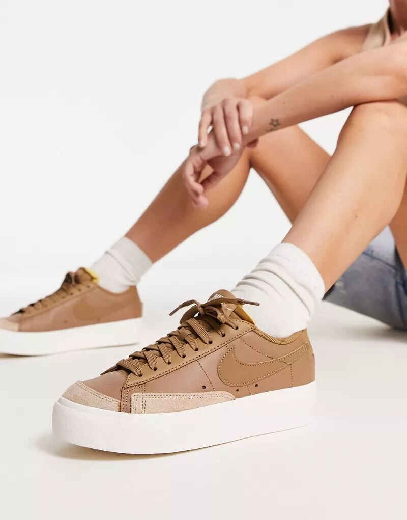 

Кроссовки Nike Blazer Low коричневого цвета на плоской платформе