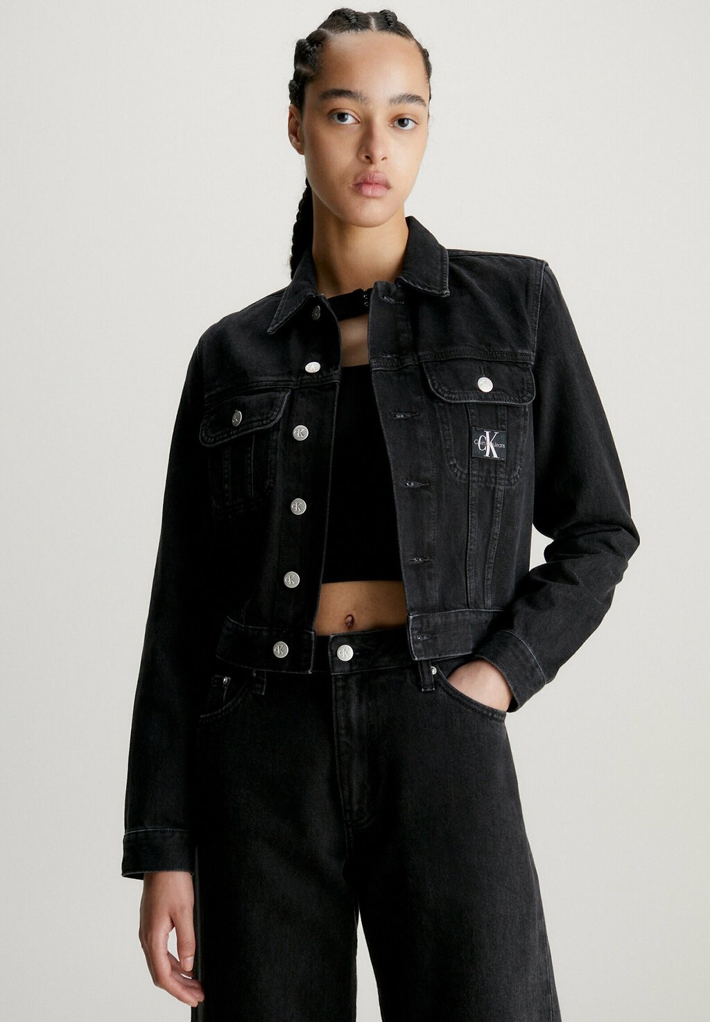 

Джинсовая куртка CROPPED Calvin Klein Jeans, деним черный