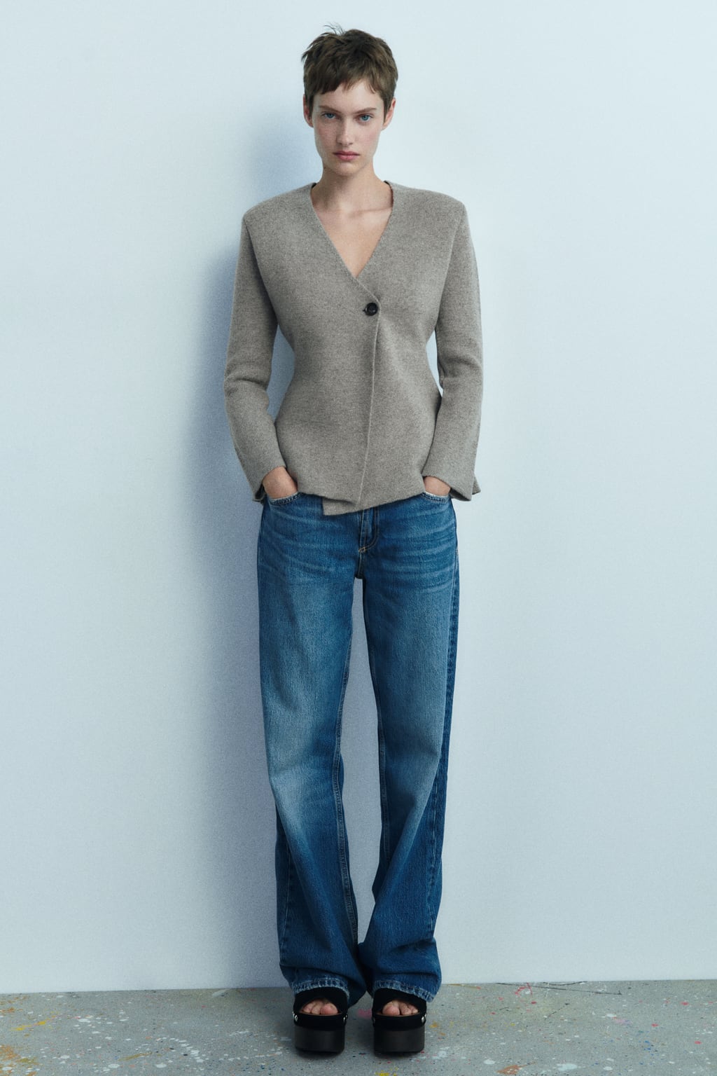 

Шерстяной вязаный пиджак с баской ZARA, серый