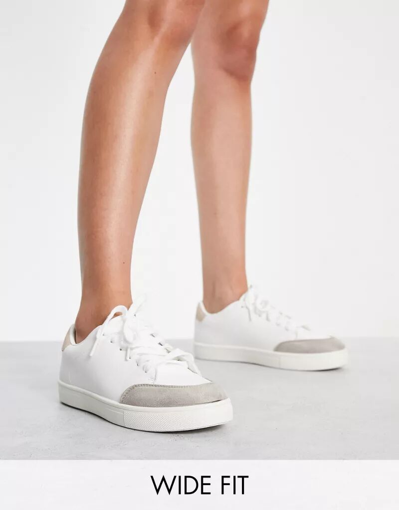 Бело-бежевые минимальные кроссовки на шнуровке London Rebel Wide Fit фотографии