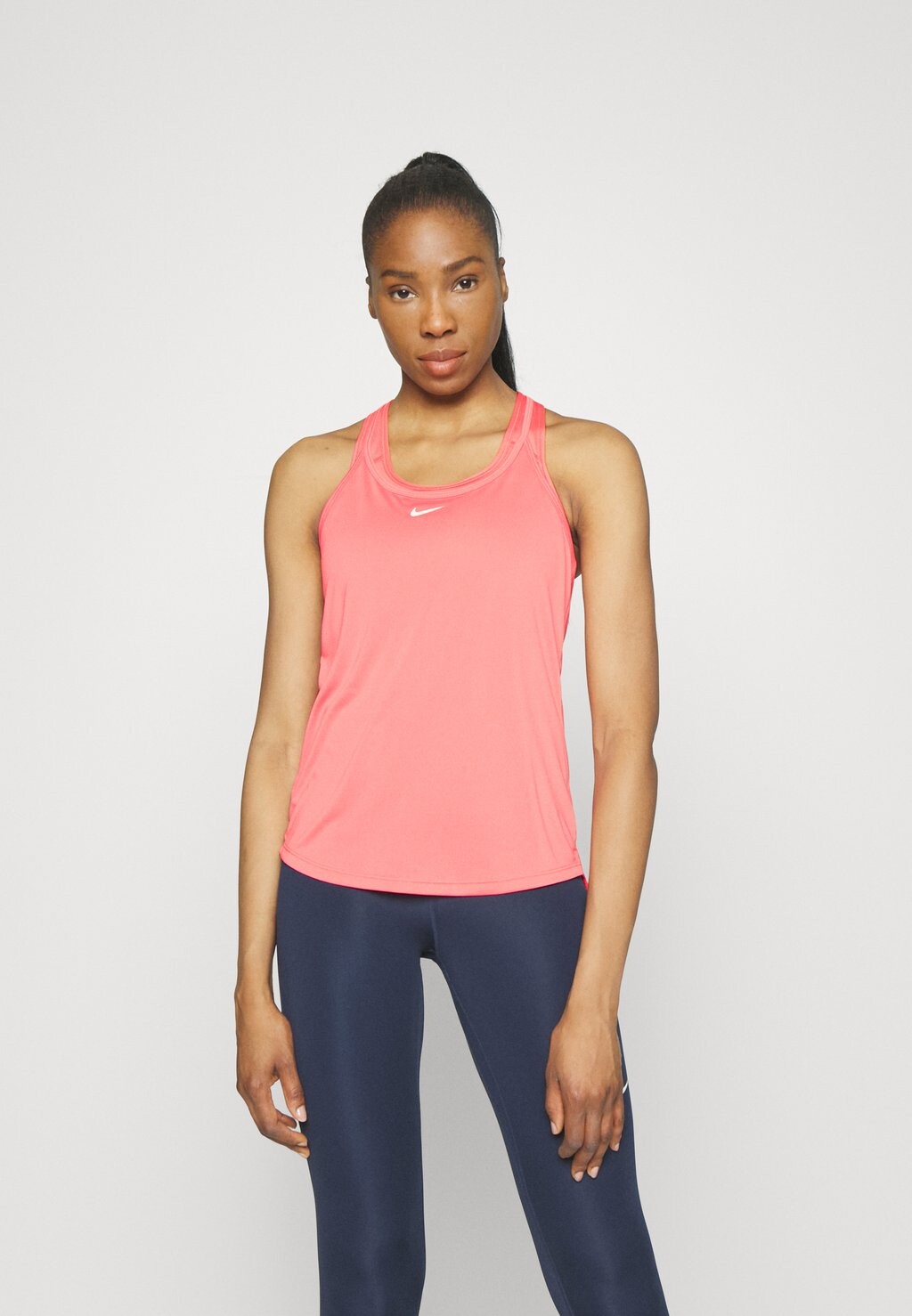 

Топ Nike