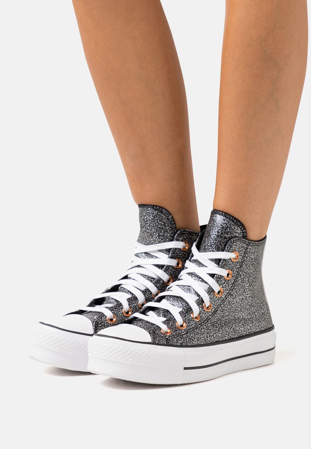 

Высокие кроссовки Converse
