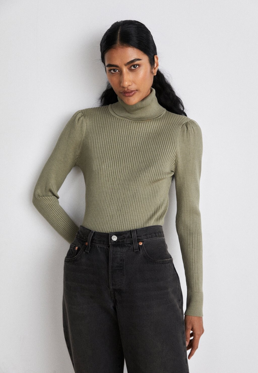

Свитшот DKNY ПУФ-ВОДООДКА SOLID, цвет light fatigue