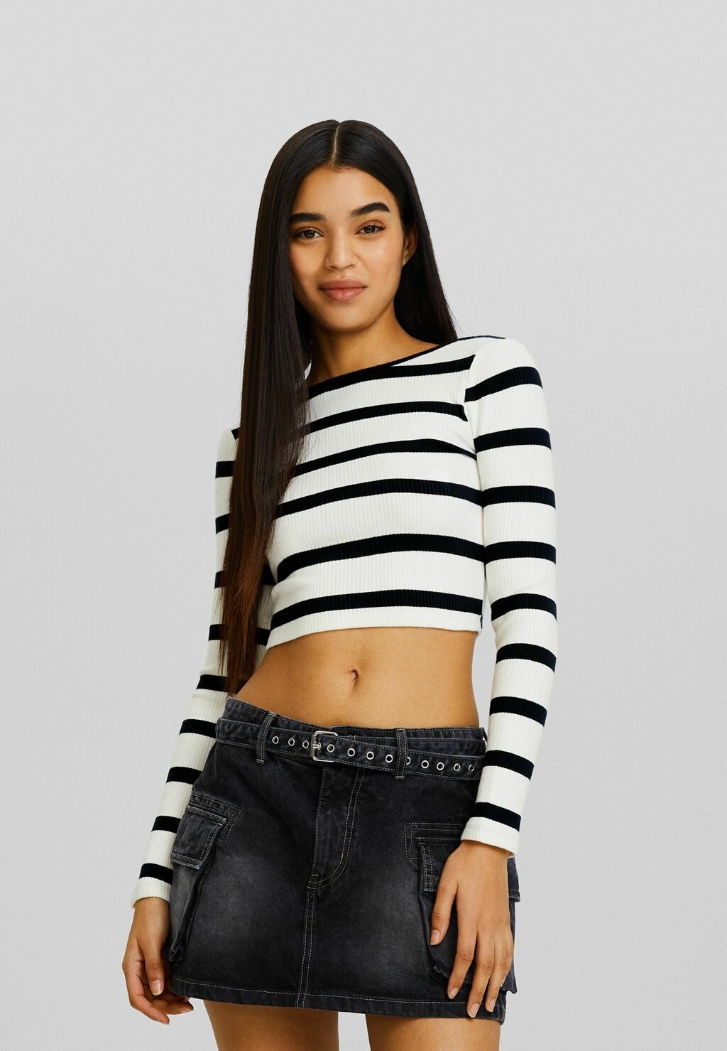 

Свитер Open Back Long Sleeve Bershka, белый