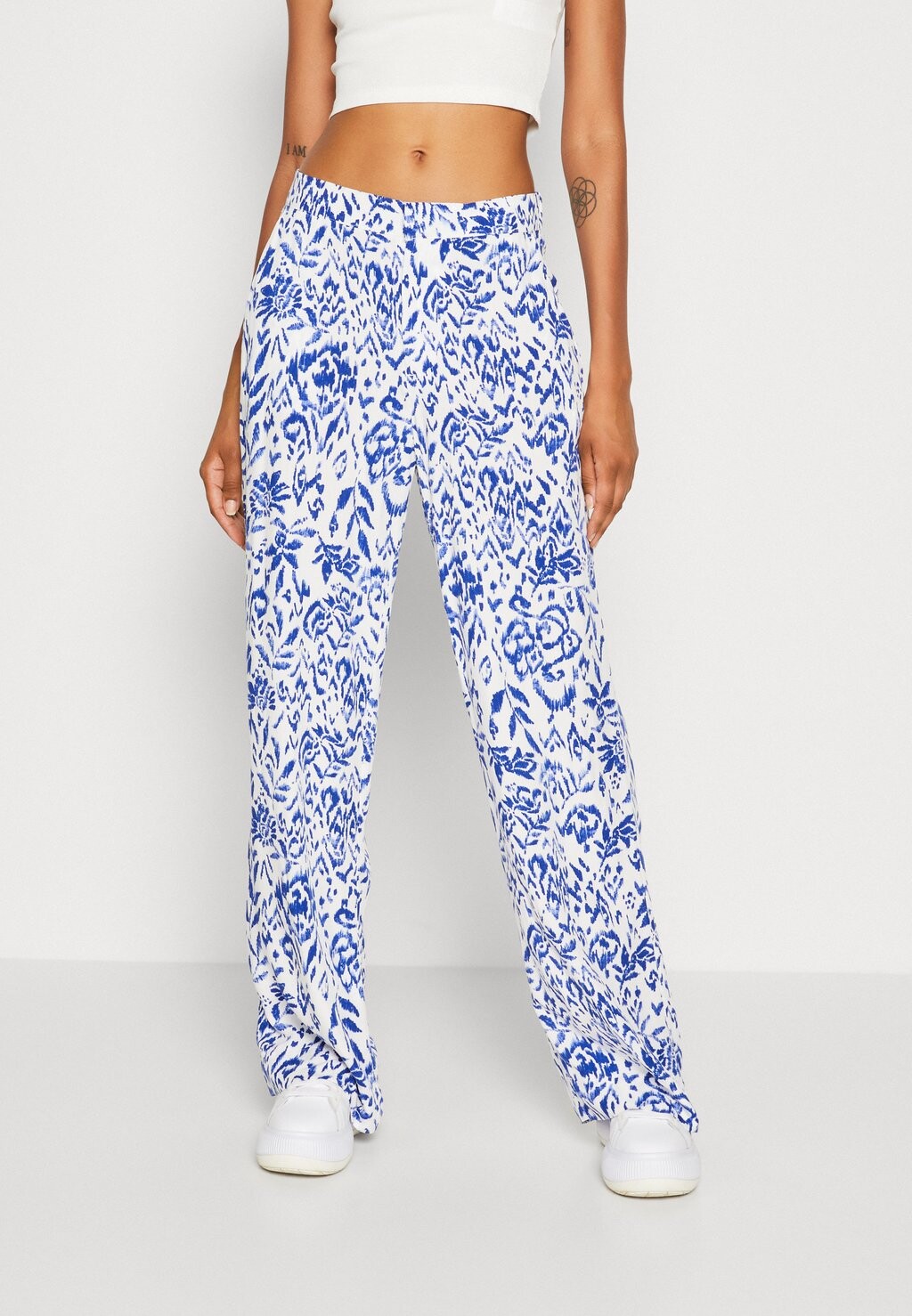 

Брюки Gina Tricot, синий