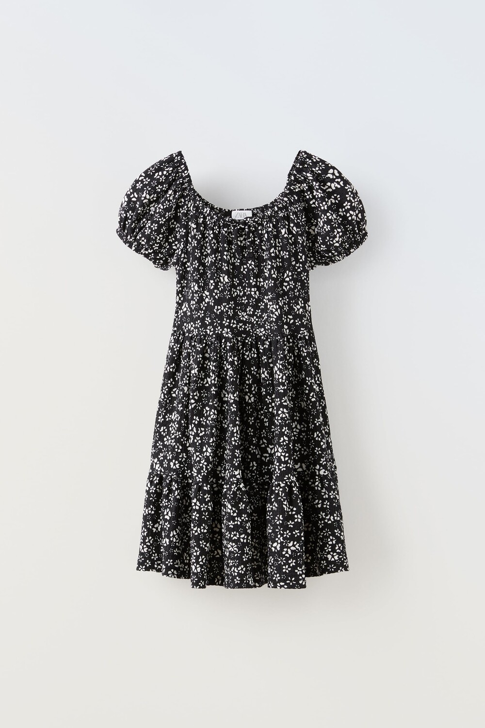 

Цветочное платье Zara, черный
