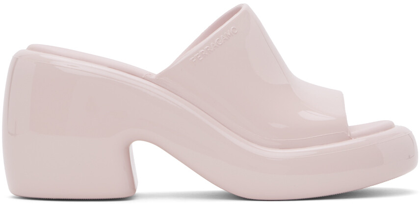 

Розовые массивные сандалии Ferragamo