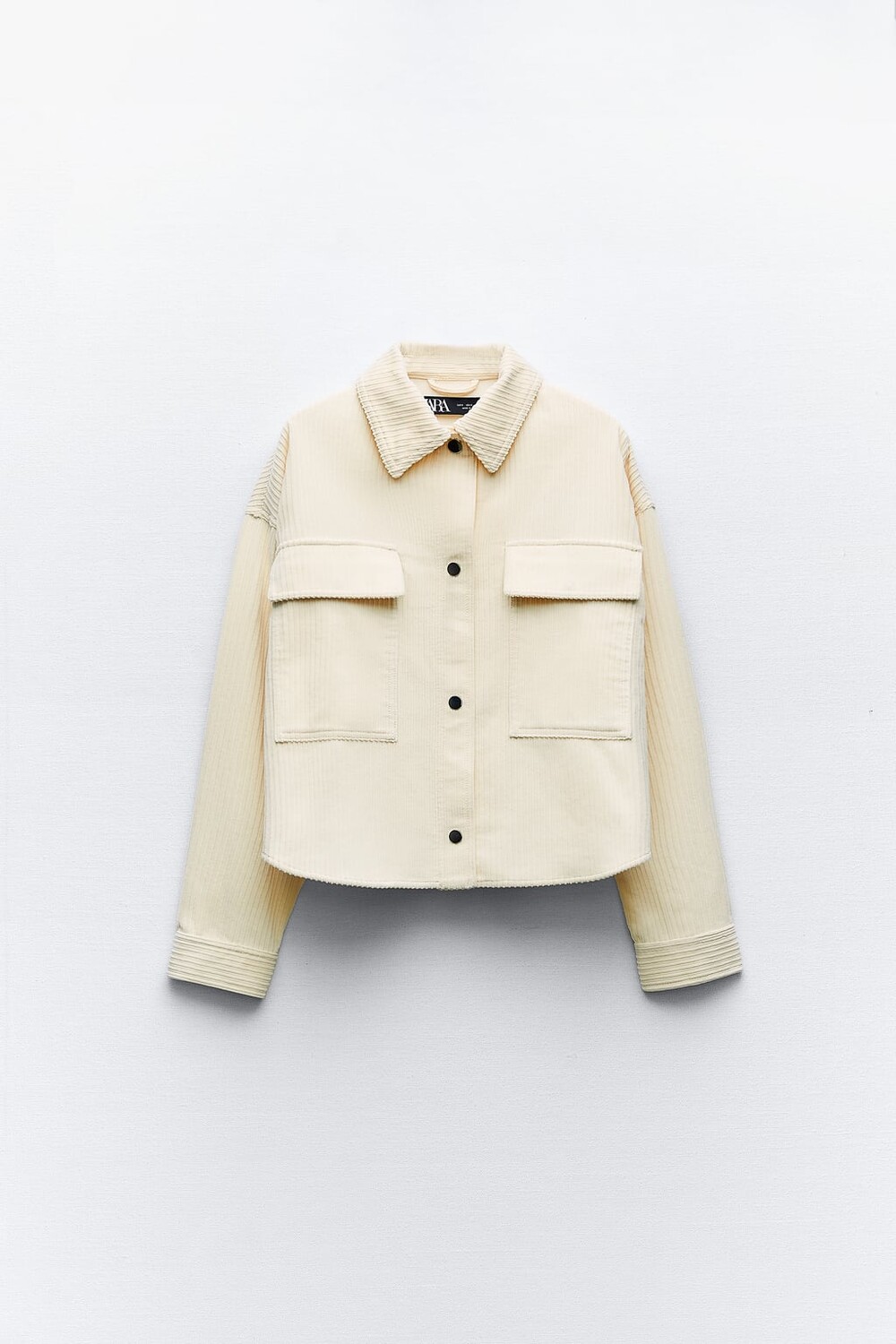 

Вельзовая куртка с накладными карманами ZARA, экрю