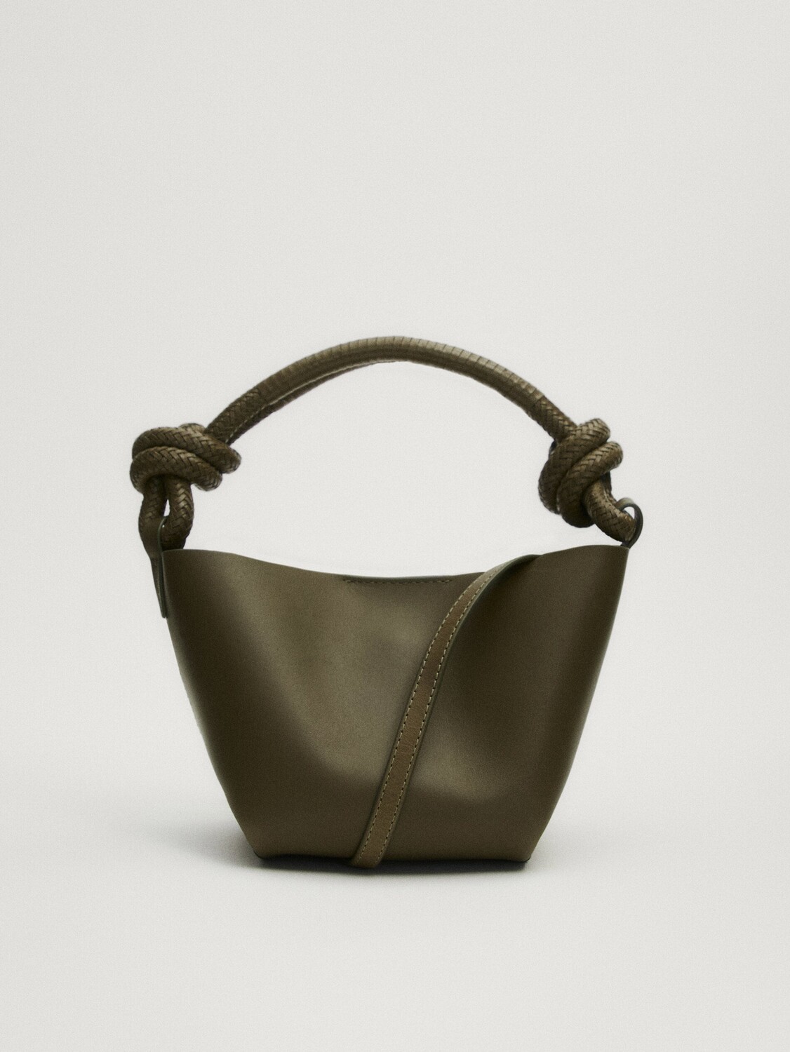 

Миниатюрная сумка через плечо из кожи наппа с узлами Massimo Dutti, хаки
