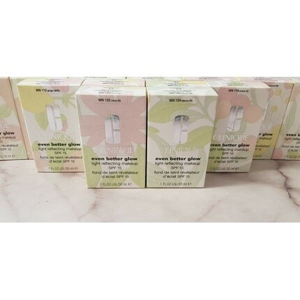 

Clinique Even Better Glow Light Reflecting Foundation выравнивает и корректирует 30 мл