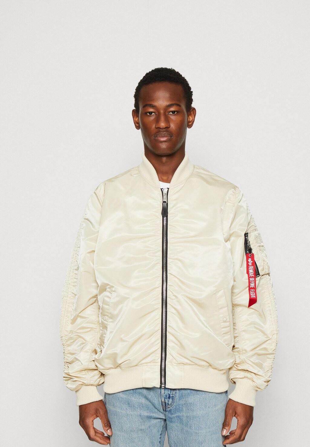 

Куртка-бомбер Alpha Industries