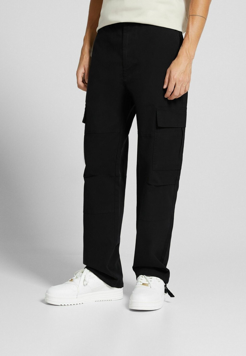 

Брюки-карго Wide Bershka, черный