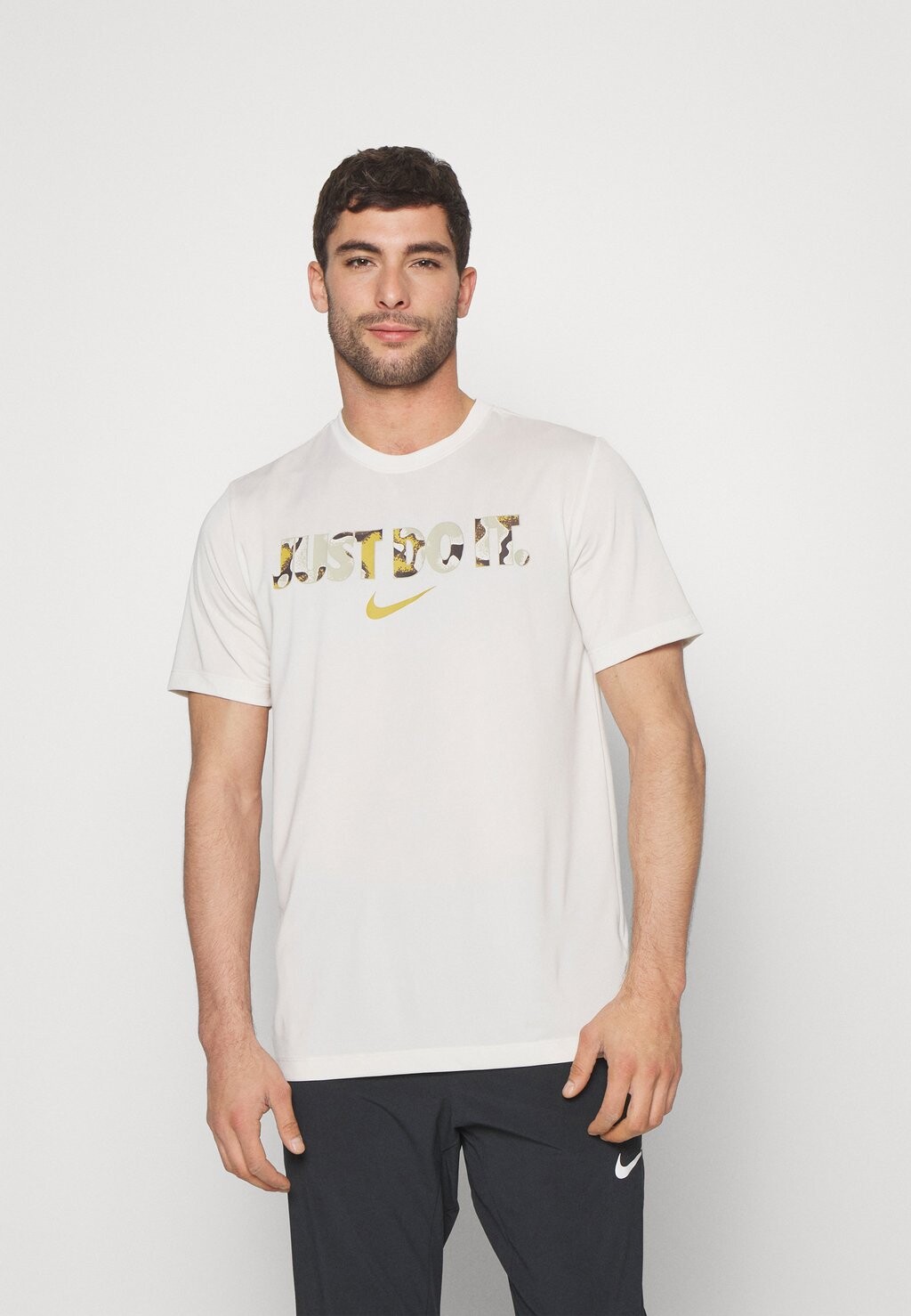 

Футболка Nike
