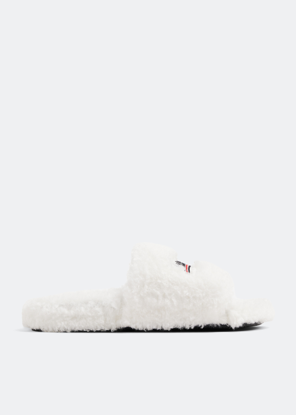цена Сандалии Balenciaga Furry Slide, белый