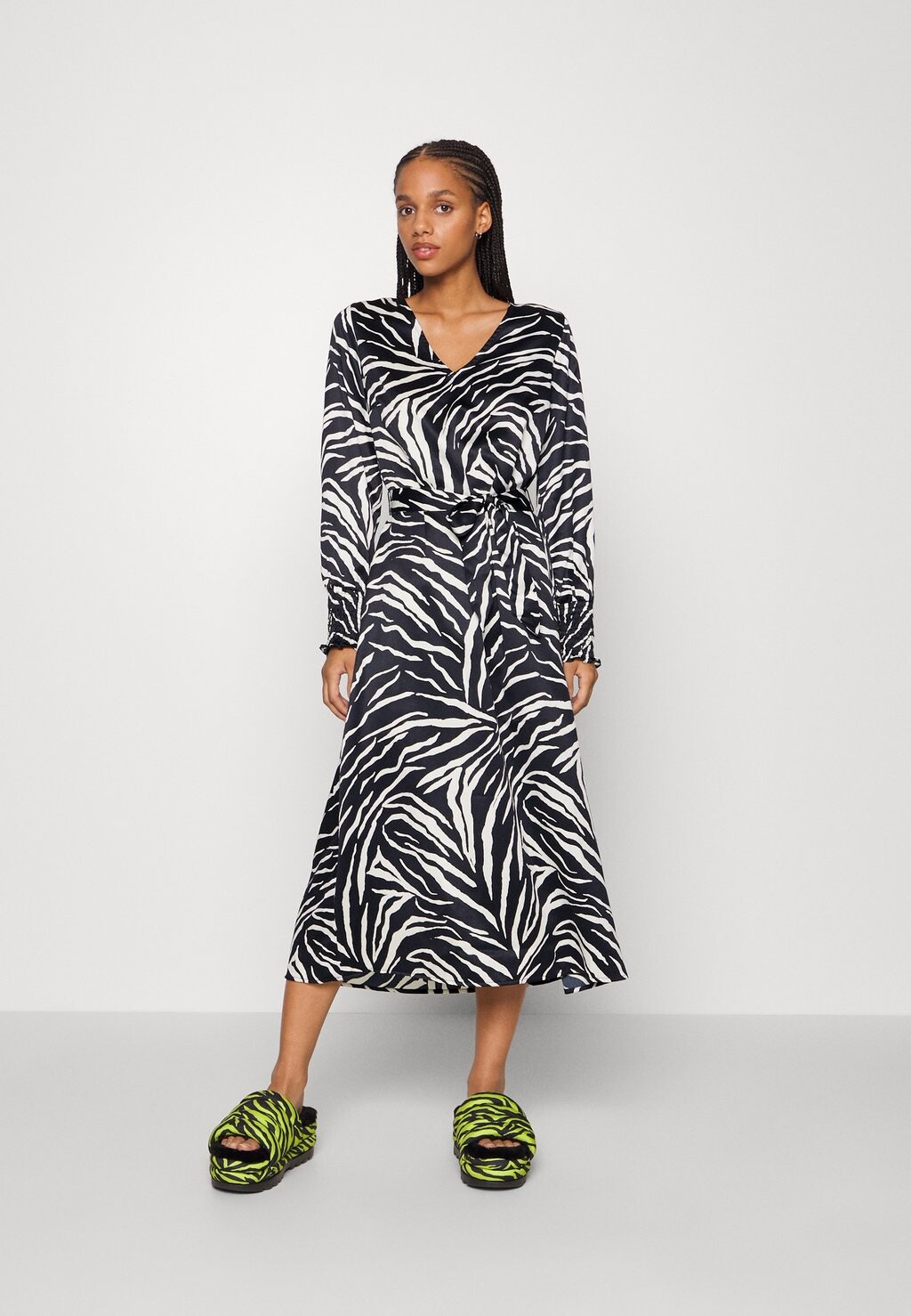 

Летнее платье Vero Moda, черный