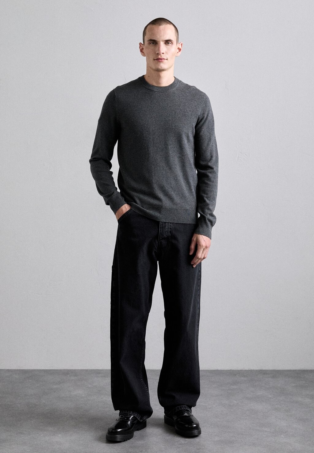 

Вязаный свитер Filippa K, серый
