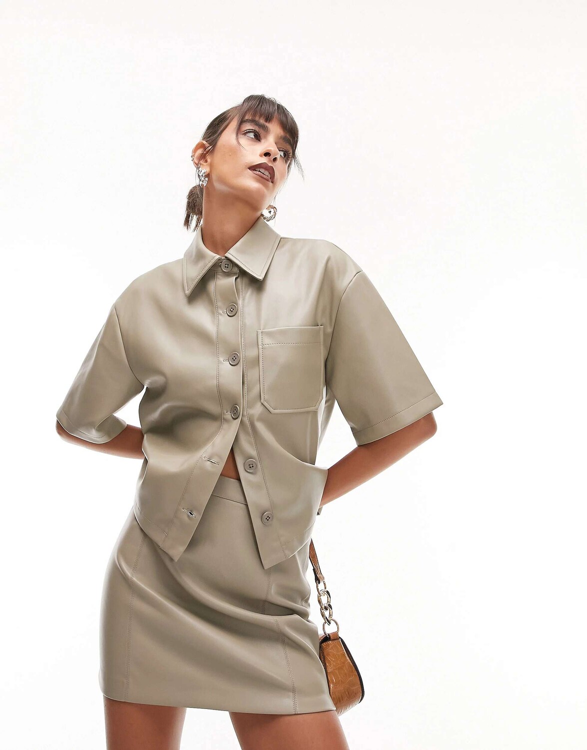 

Рубашка из искусственной кожи Topshop темно-хаки