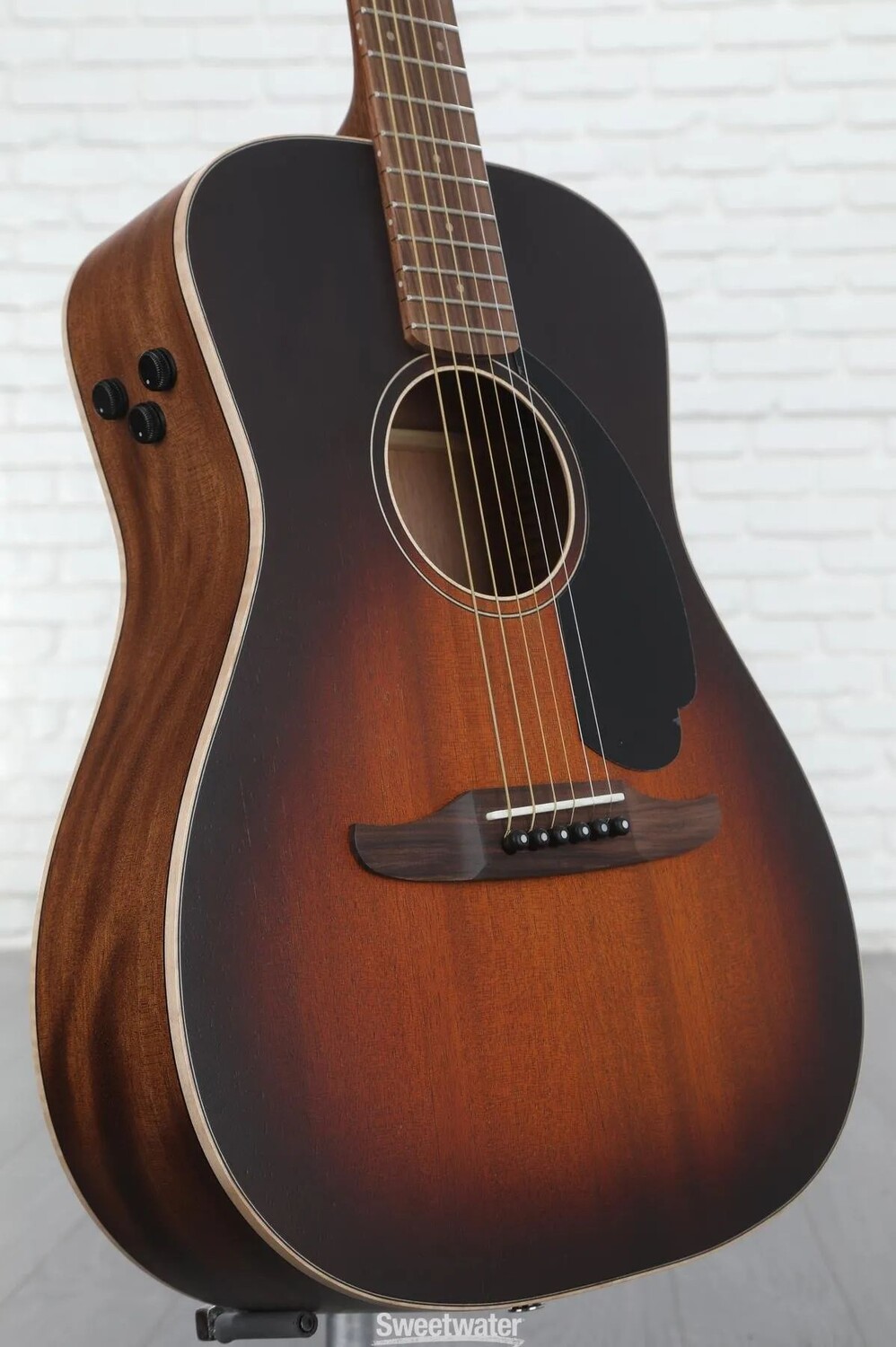 

Новая акусто-электрическая гитара Fender Malibu Special — Honey Burst