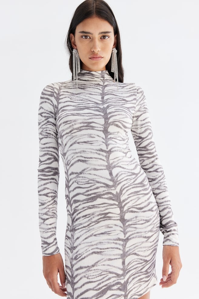 

Облегающее платье с узором H&M, белый