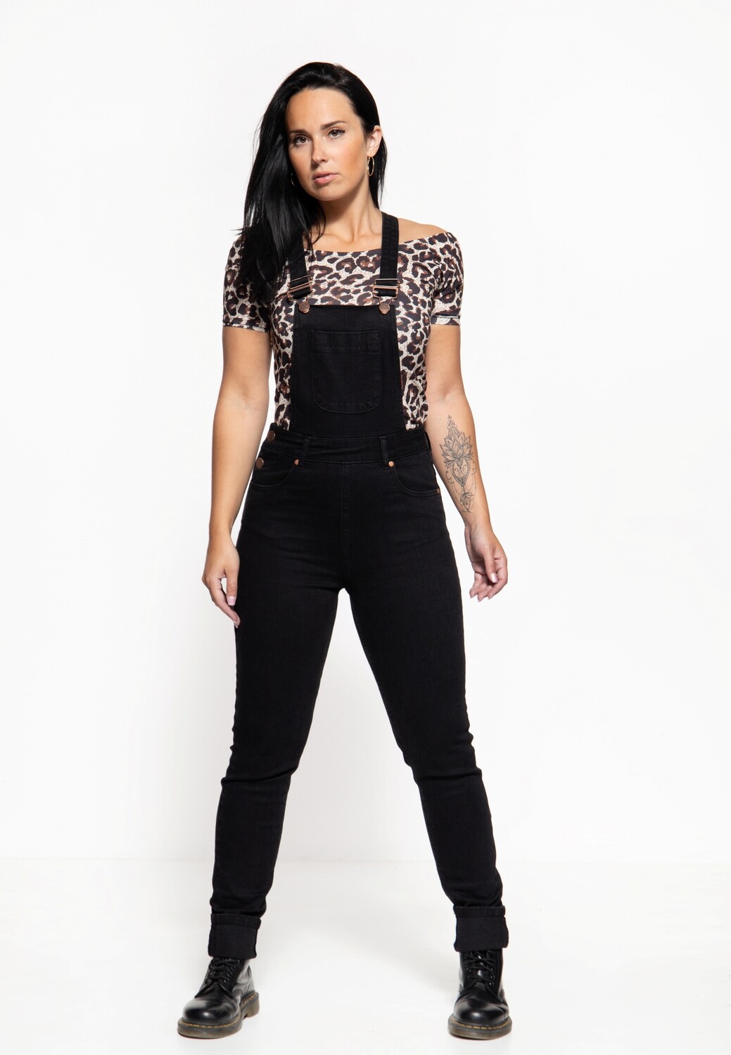 

Брюки Queen Queen Latzjeans Dina, черный
