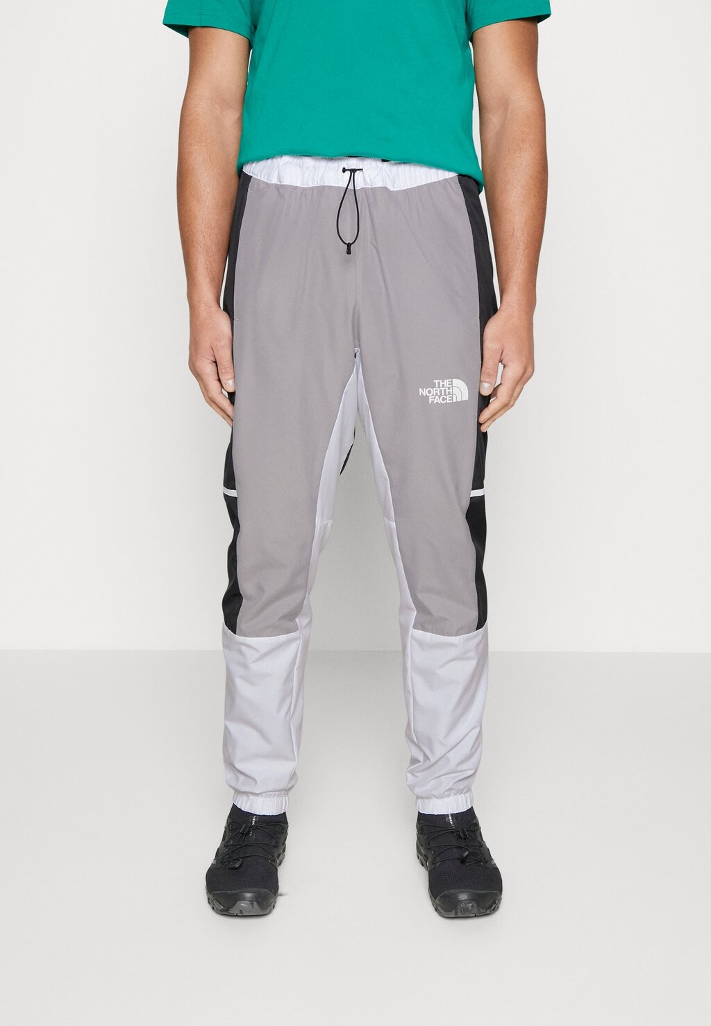

Спортивные брюки The North Face