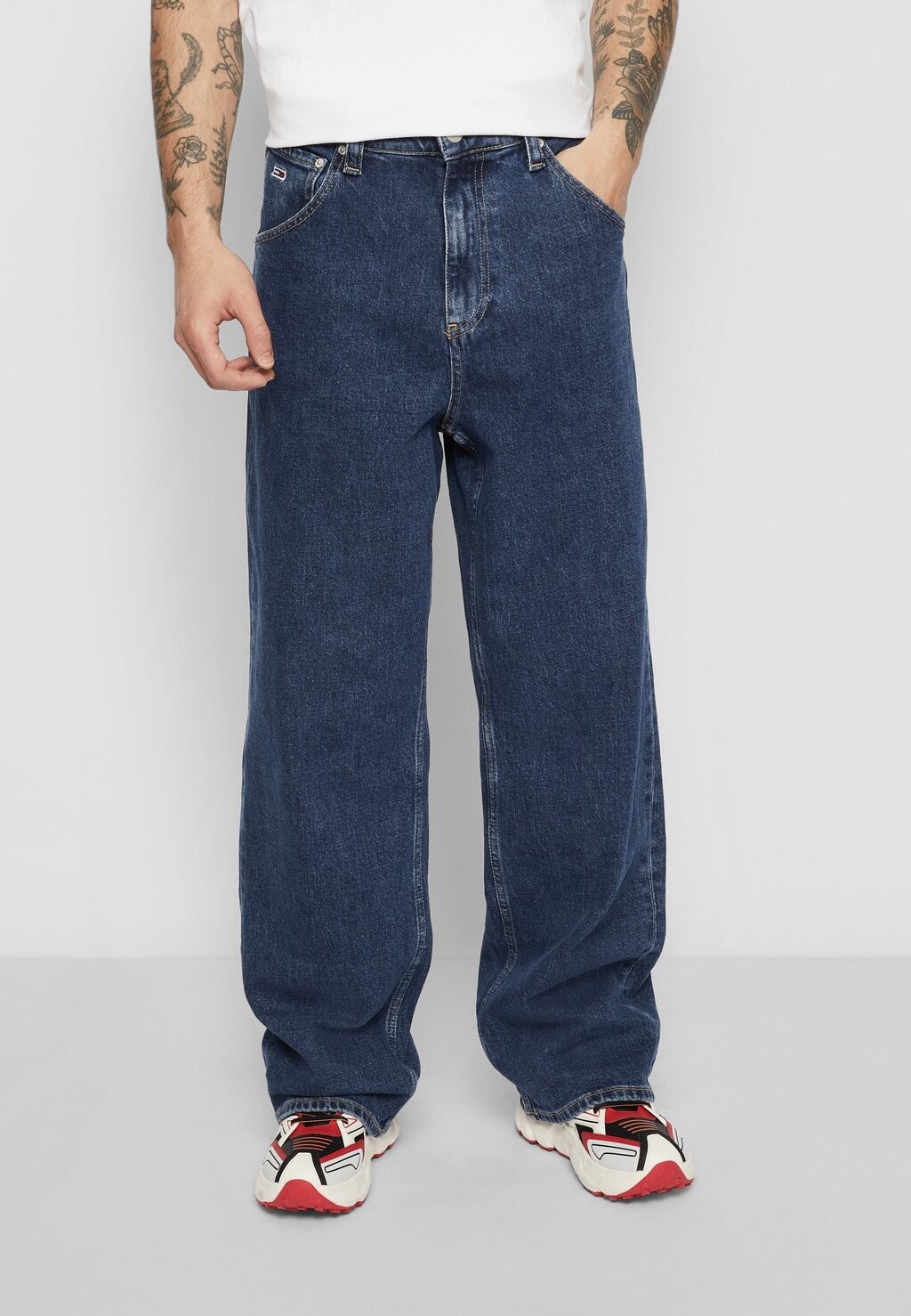 

Джинсы свободного кроя Tommy Jeans