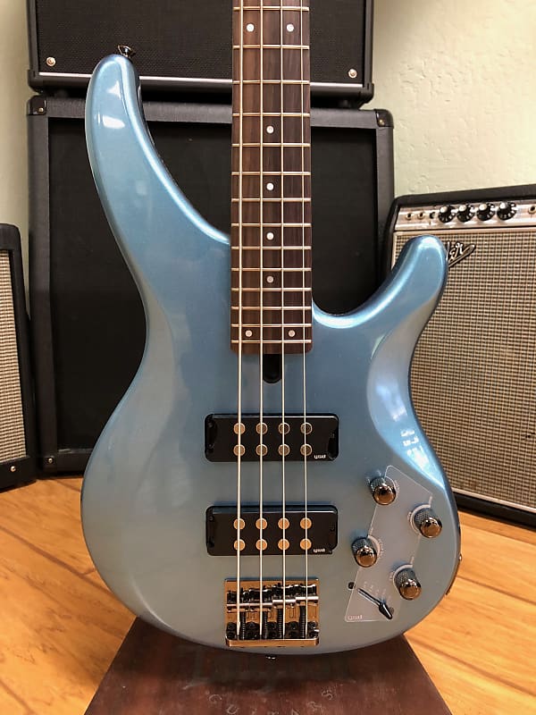 Басс гитара Yamaha TRBX304 - Factory Blue