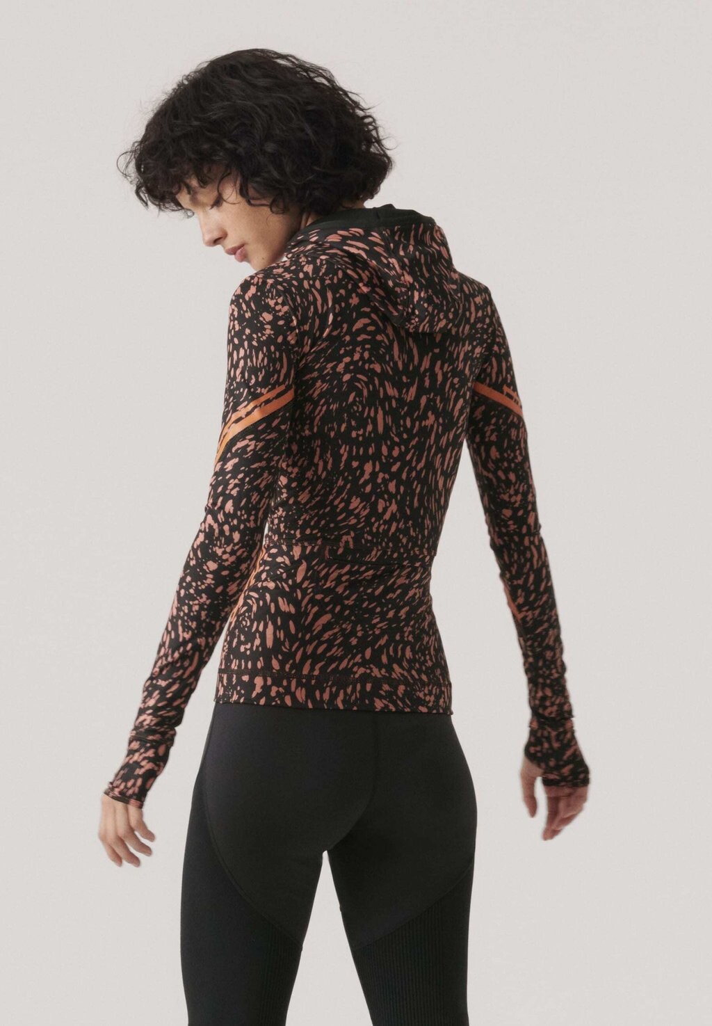 

Толстовка на молнии adidas by Stella McCartney