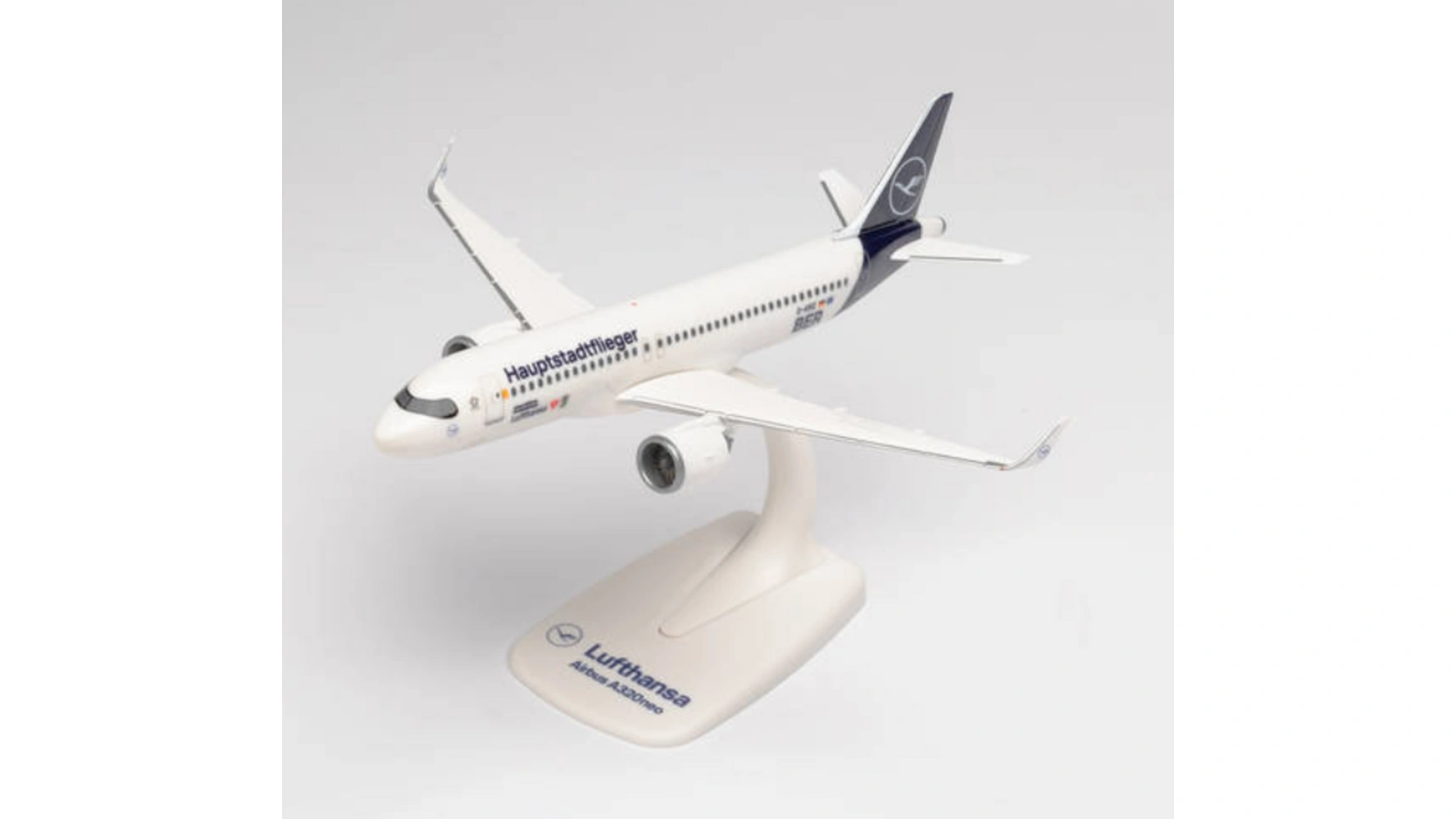 Snap-fit: lufthansa airbus a320neo capital airlines d-ainz Herpa