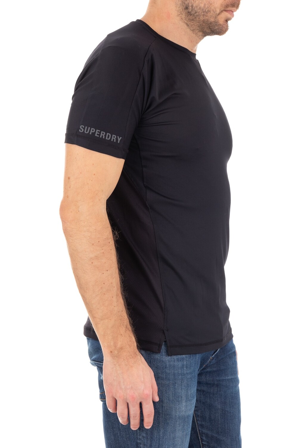 

Футболка – черная – стандартного кроя SUPERDRY, черный
