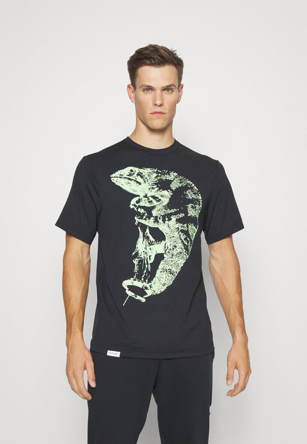 

Футболка Nike