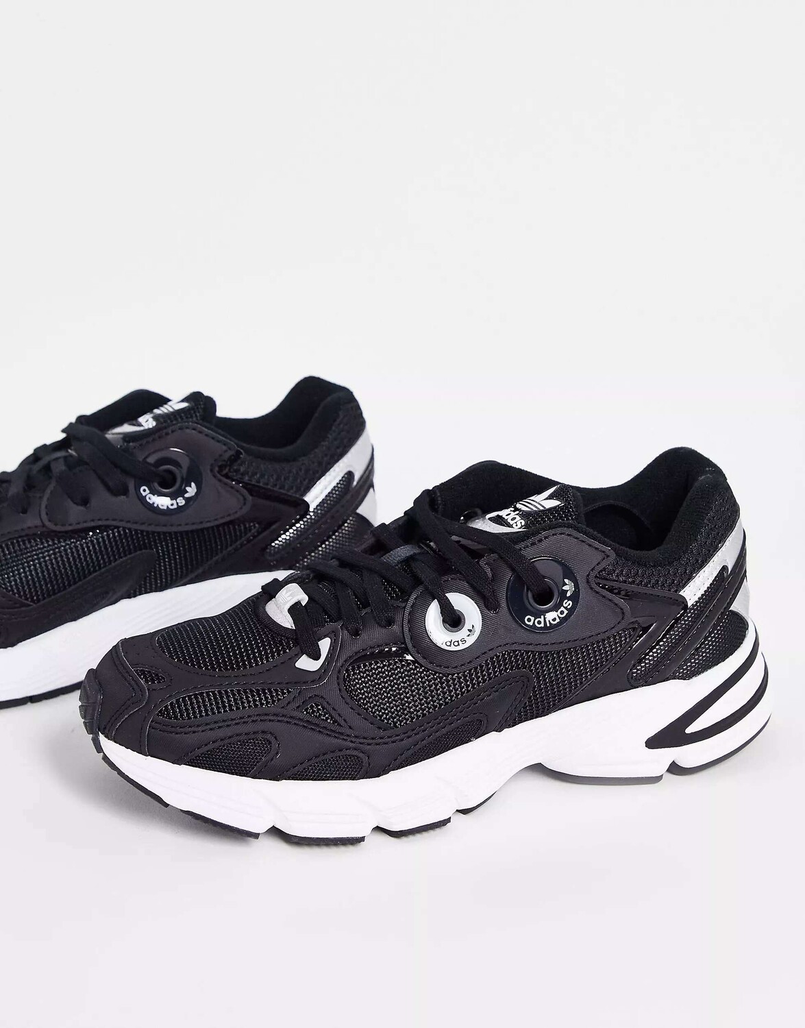 

Черные кроссовки adidas Originals Astir